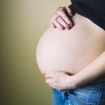 妊娠中の腰痛を和らげる方法